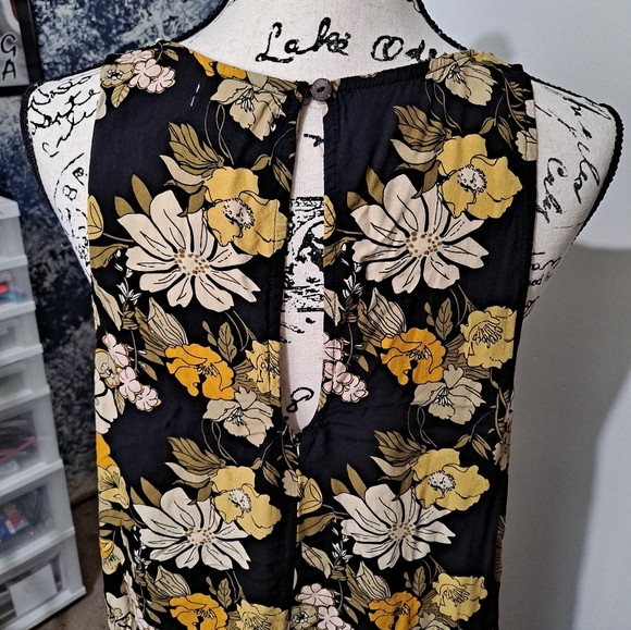 Floral Dress - Picture 5 of 10